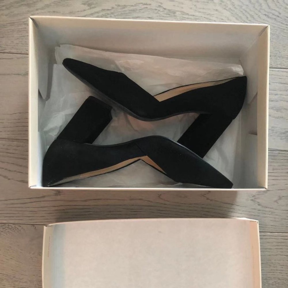 HÖGL Metropolitan Chic Pointed Toe Court Shoes